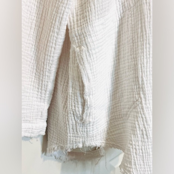 Urban Daizy Soft Gauzy Button Front Vintage Shirt Raw Frayed Hem Oversized Sz L - Picture 6 of 11